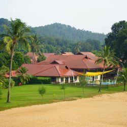 locate top hotel beaches