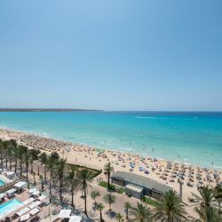 luxurious cyprus beach resorts