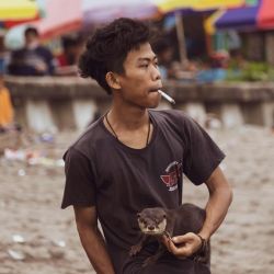 observe beach smoking etiquette