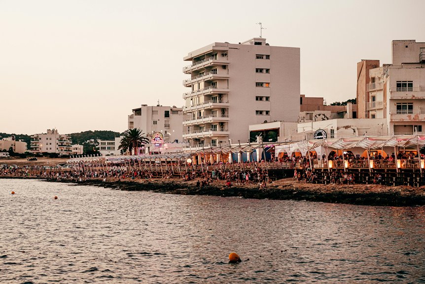 beachfront bar nightlife
