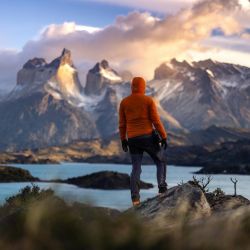 vibrant autumn foliage hiking trails