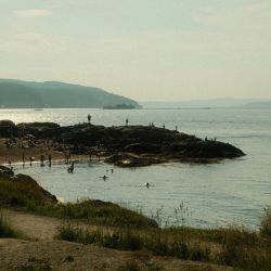 early autumn beach bathing timing